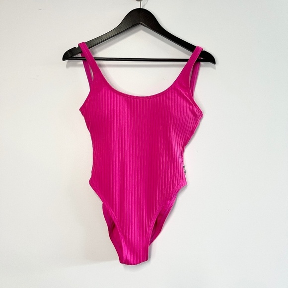 Michael Kors One Piece Ribbed Bathing Suit / Swimsuit - Picture 1 of 6